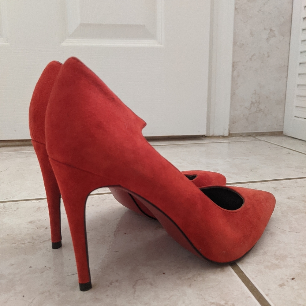 Red high heel pumps size 8